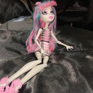 2011 Scaris Rochelle Monster High Doll